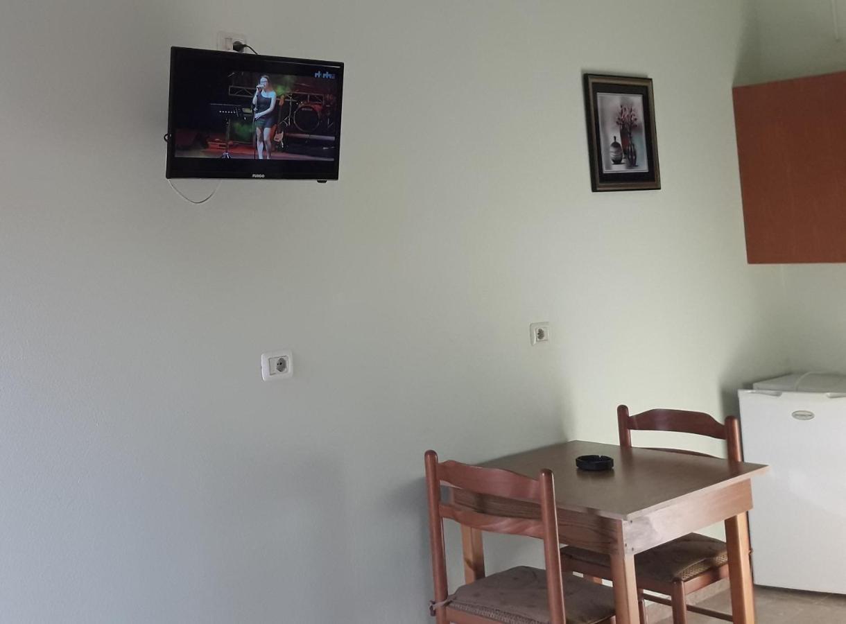 Tani'S Guesthouse Ksamil Eksteriør bilde